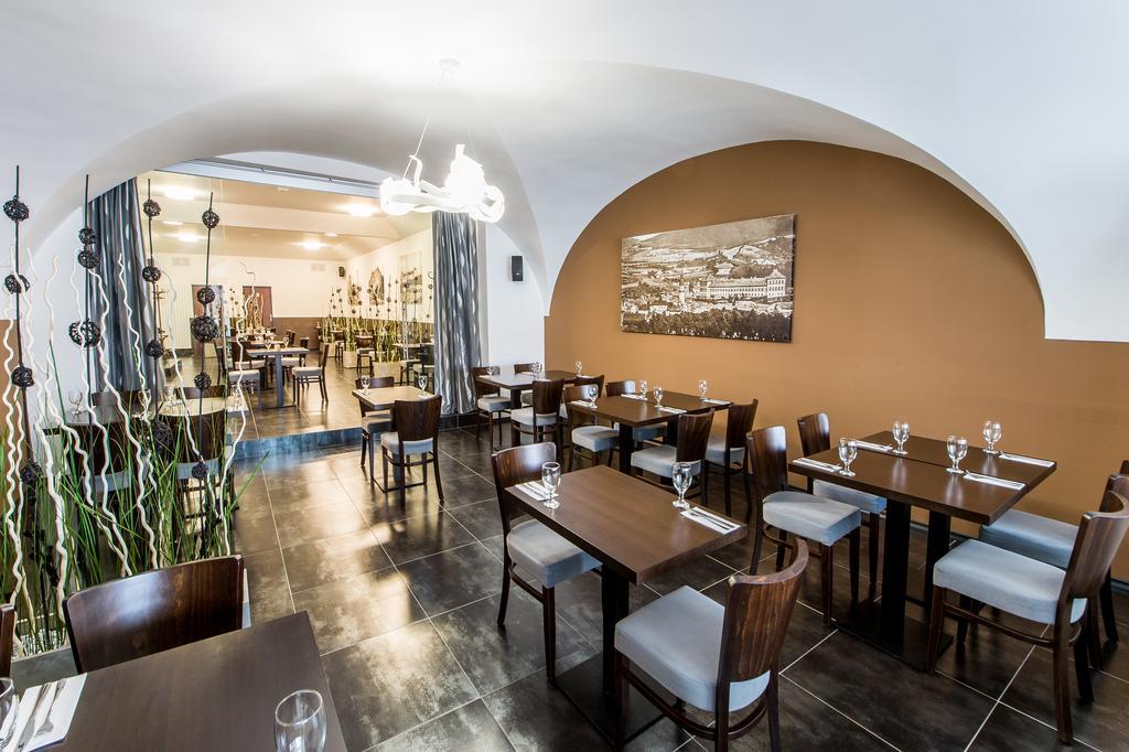 Hotel U Lva Bílina Zewnętrze zdjęcie